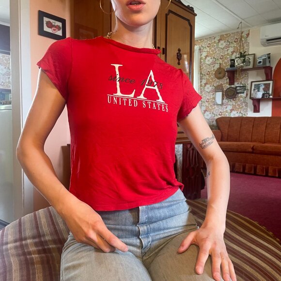 90s style LA red cropped baby tee! - Picture 5 of 15